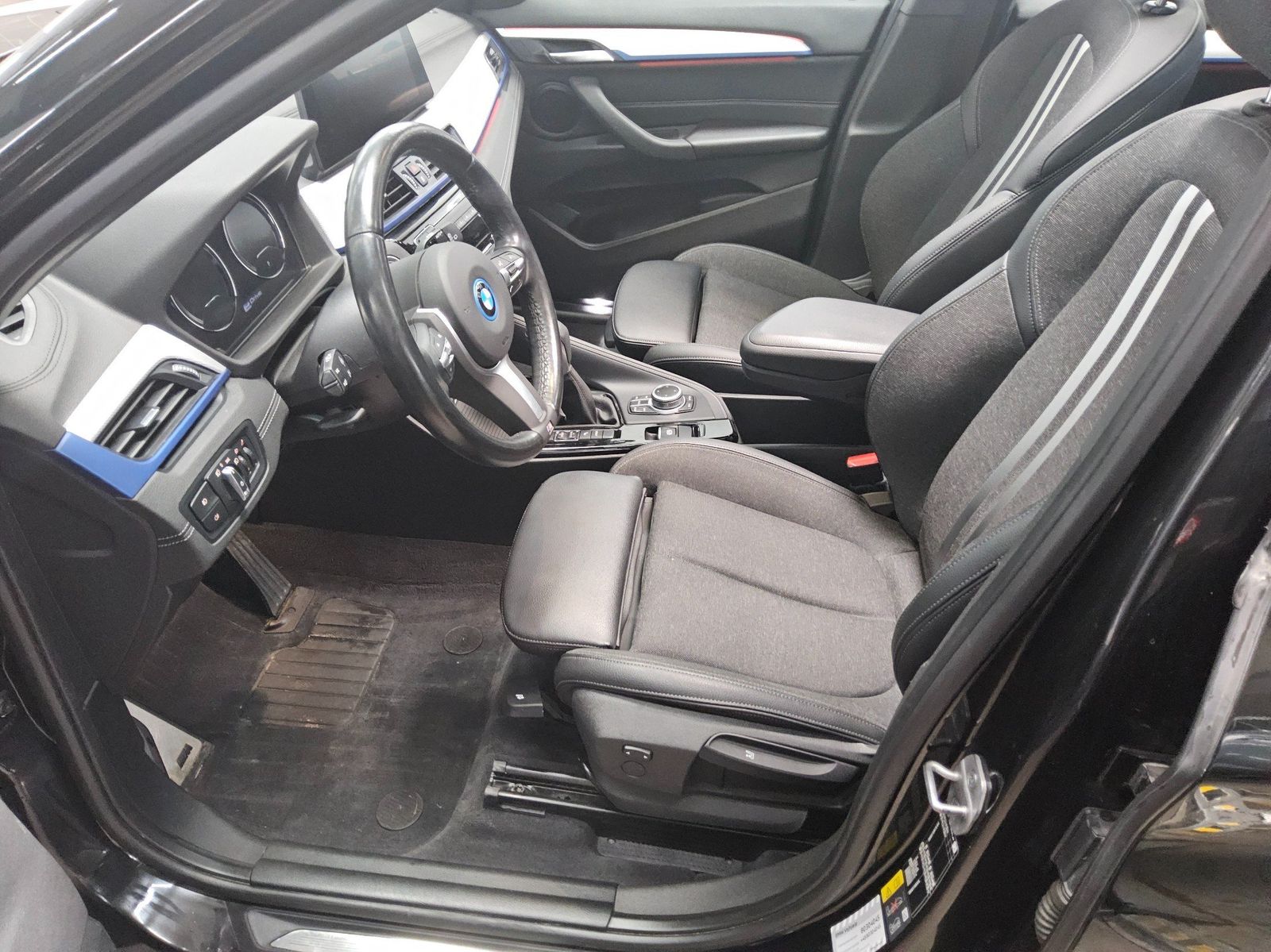 BMW X1 xDrive25e M-Sport Navi LED HuD Pano HiFi foto 8
