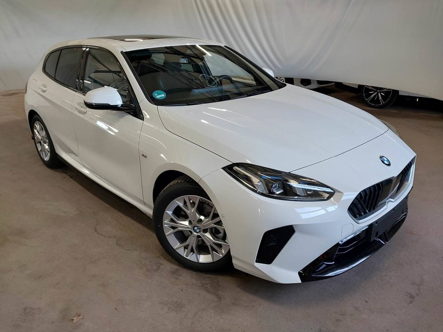 BMW 120i M Sport AHK ACC PANO SHZ 2ZK QI KZU adp.LED foto 4