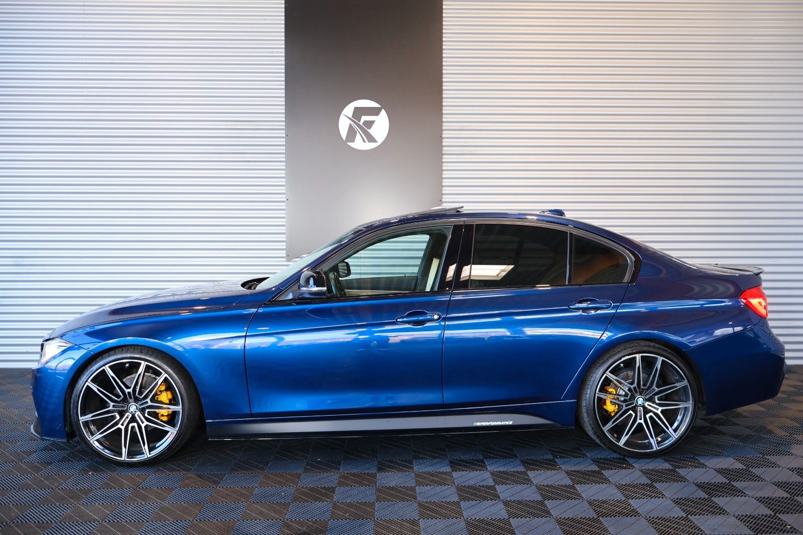 BMW 330i xDrive M-PERFORMANCE/CARPLAY/HIFI/LED/RFK foto 2