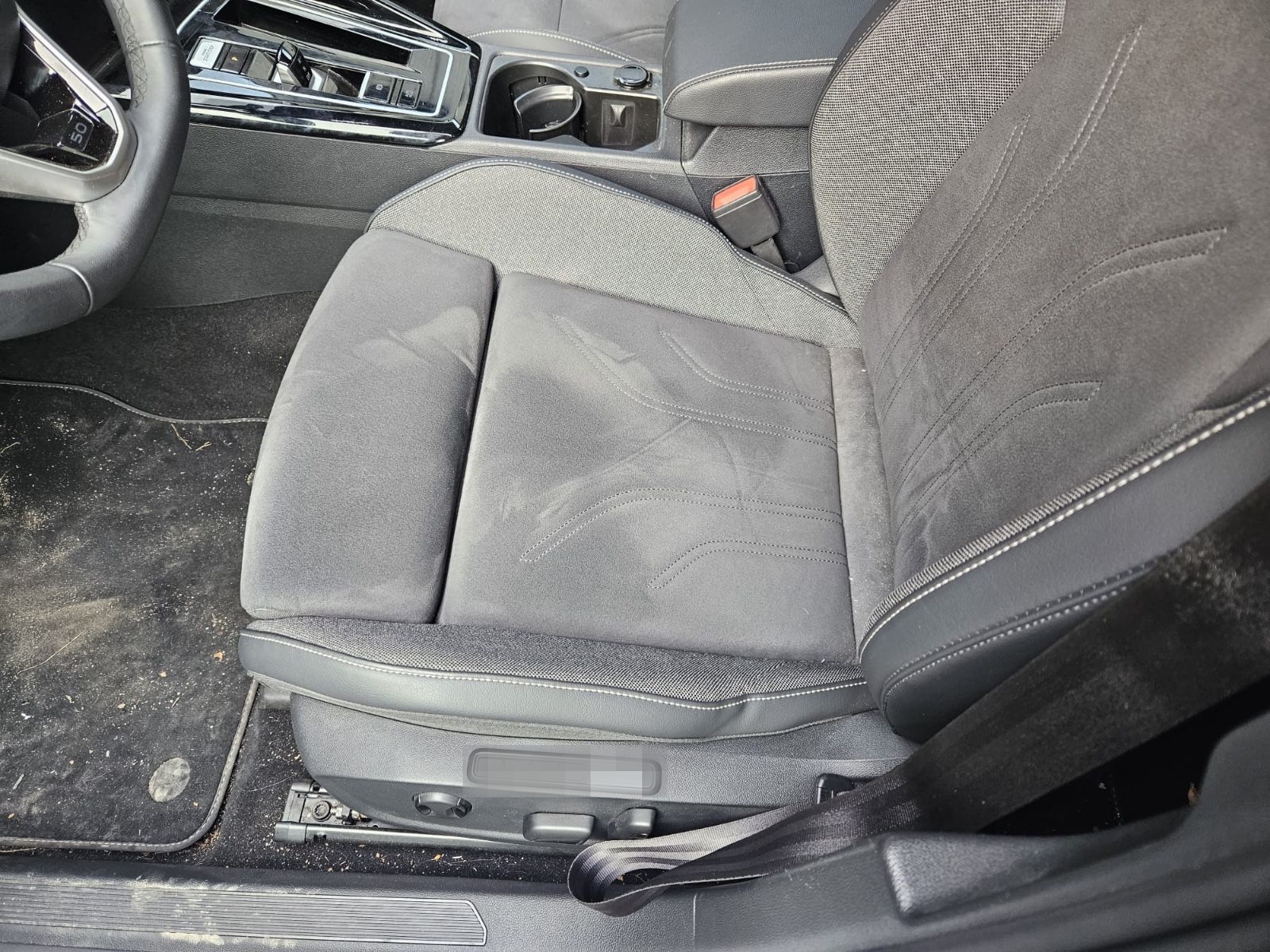 Volkswagen Golf VIII Lim. 1.5 eTSI Edition 50*AHK*Harman/Ka foto 5