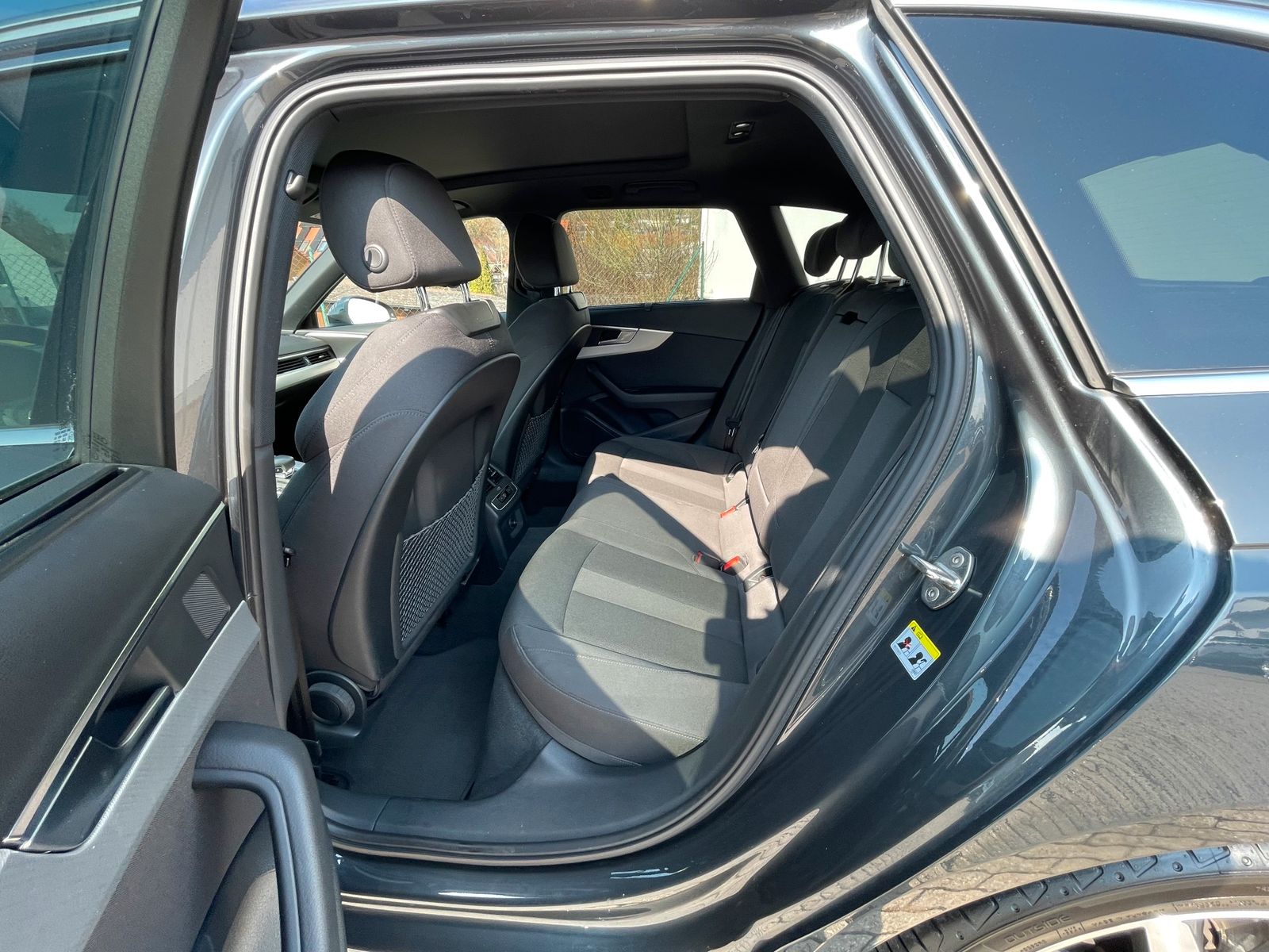 Audi A4 Av. Advanced 40 TDI S-tr ACC AHK eHECK LED PA foto 14