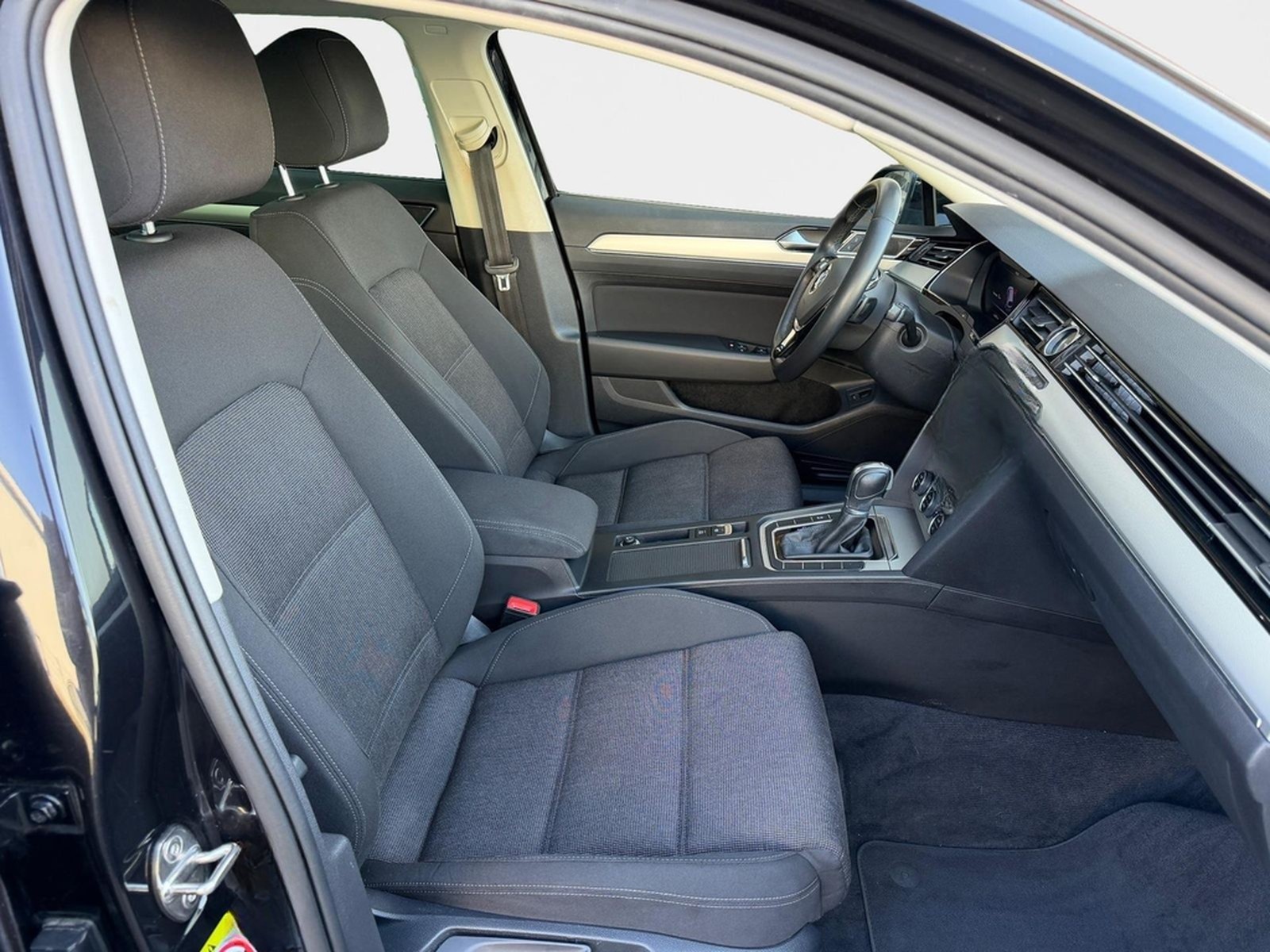 Volkswagen Passat Variant 1.5 TSI Comfortline DSG AHK WI... foto 25