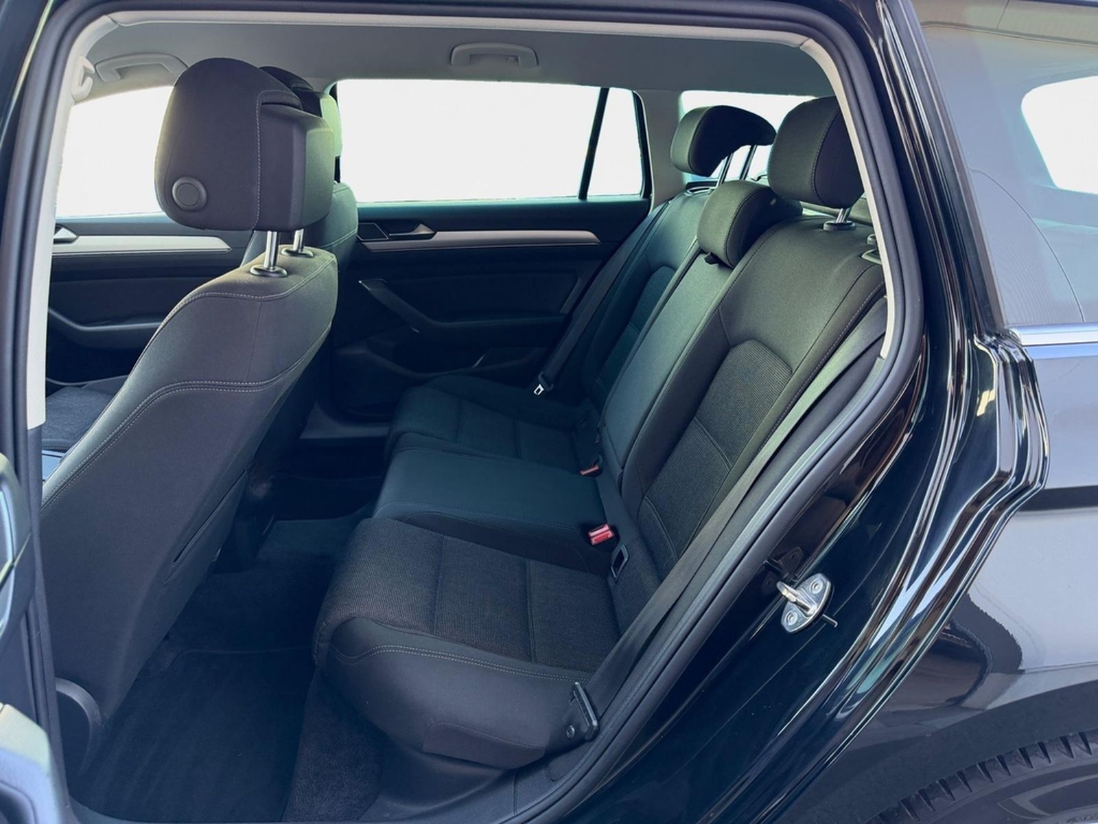 Volkswagen Passat Variant 1.5 TSI Comfortline DSG AHK WI... foto 27