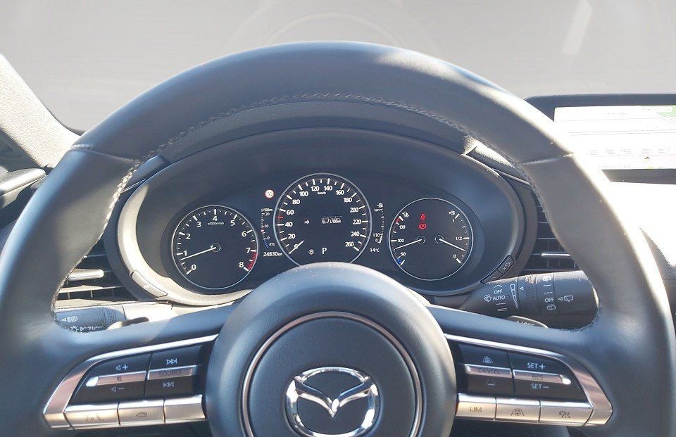 Mazda 3 X 2.0i 186PS A/T SELECTION DES-P PRE-P LED-S foto 8