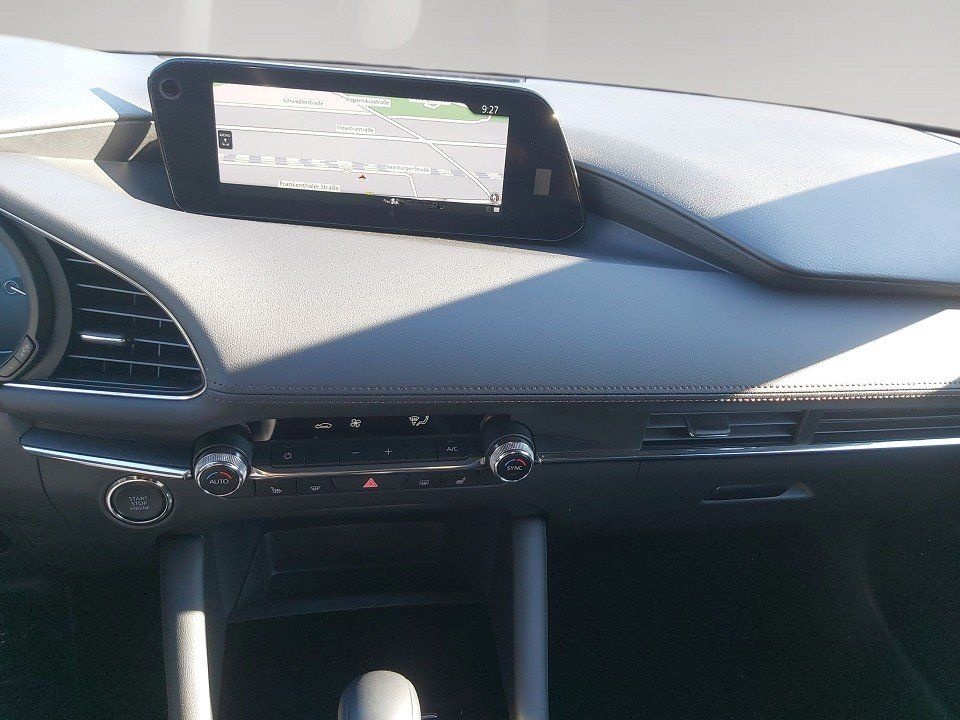 Mazda 3 X 2.0i 186PS A/T SELECTION DES-P PRE-P LED-S foto 9