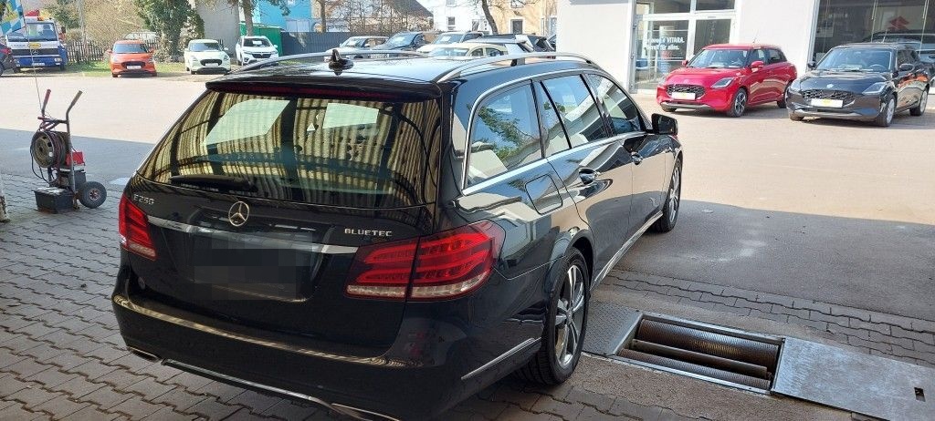 Mercedes-Benz E 250 T 4Matic 7G-TRONIC Avantgarde foto 3