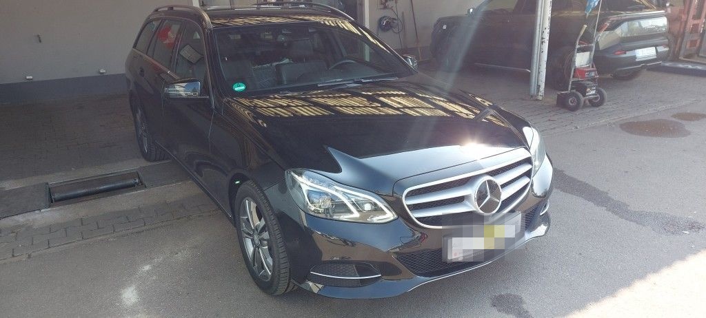 Mercedes-Benz E 250 T 4Matic 7G-TRONIC Avantgarde foto 4