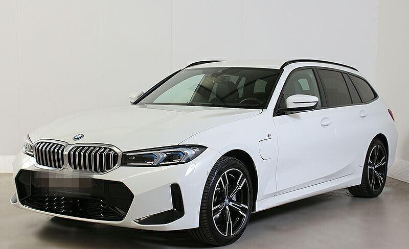 BMW 330e xDr. Aut. M Sport Panorama LED Park+ H&K Hu foto 2
