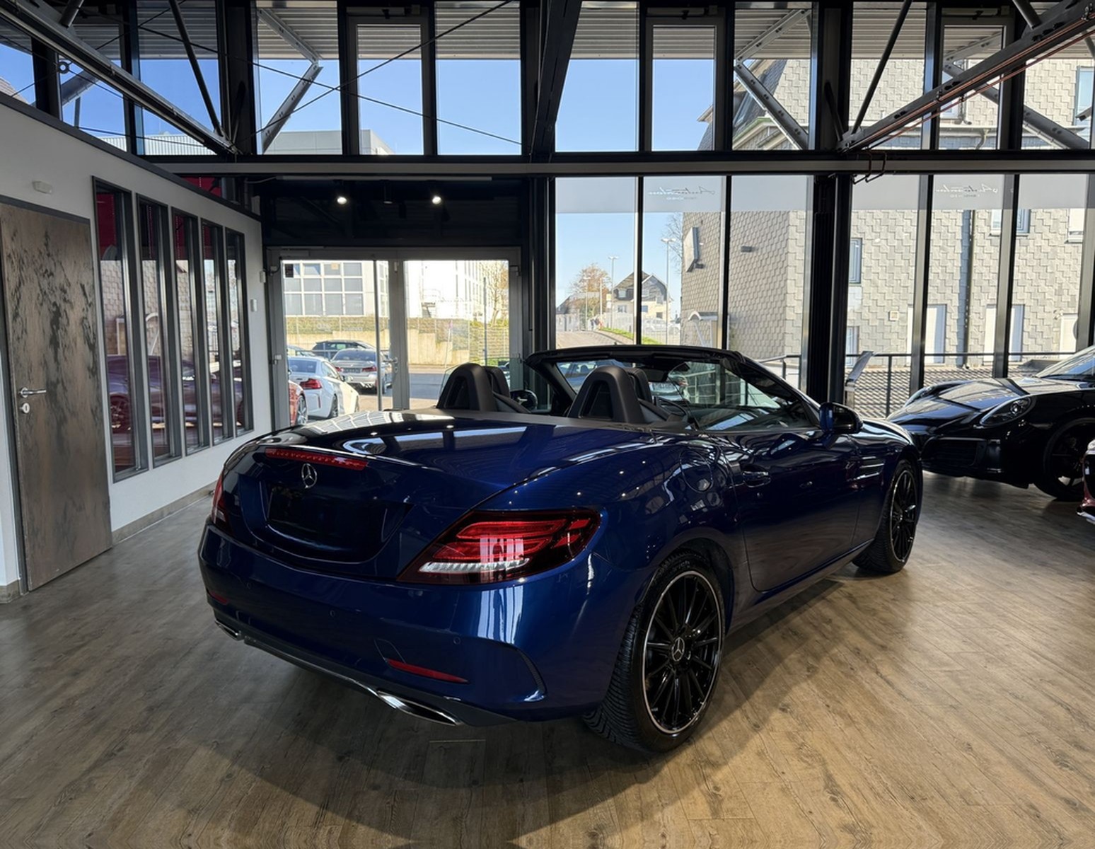 Mercedes-Benz SLC 180 AMG Line*LEDER*AIRSCARF*NAVI*LED*PANOR. foto 11