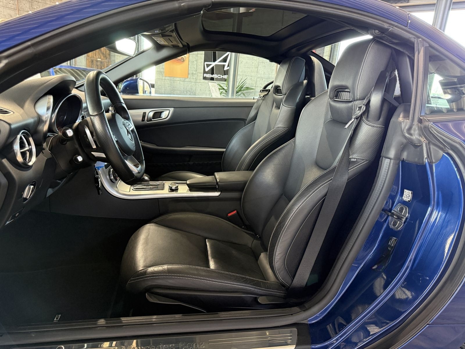 Mercedes-Benz SLC 180 AMG Line*LEDER*AIRSCARF*NAVI*LED*PANOR. foto 19