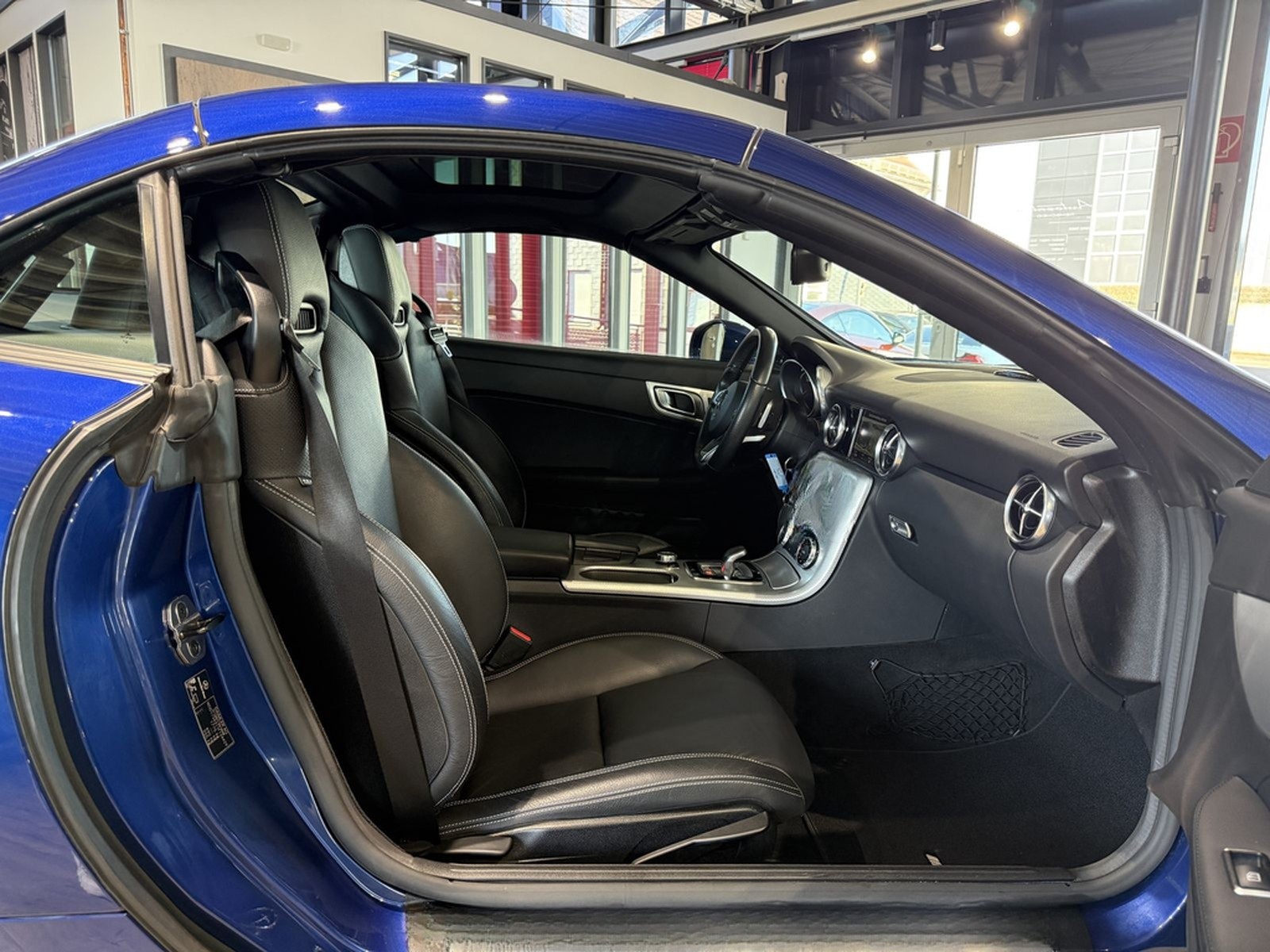 Mercedes-Benz SLC 180 AMG Line*LEDER*AIRSCARF*NAVI*LED*PANOR. foto 20