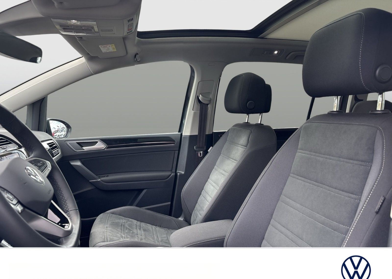 Volkswagen Touran 2.0 HIGHLINE AHK PANO NAVI CARPLAY foto 7