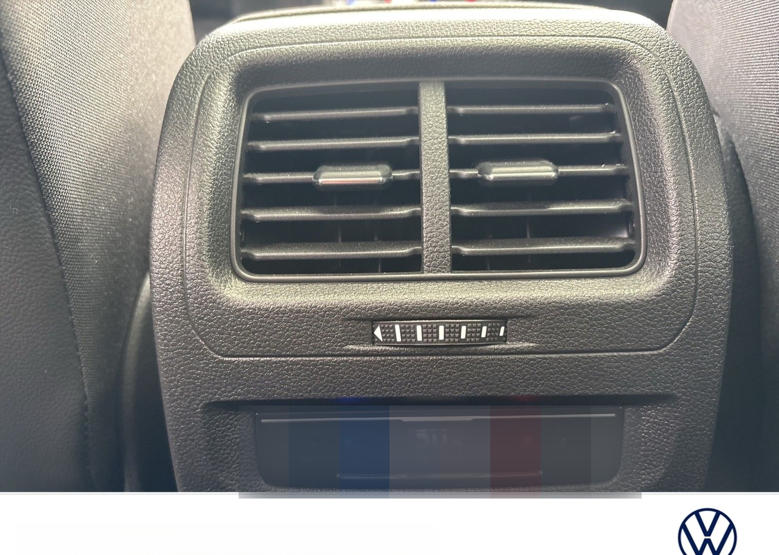 Volkswagen Touran 2.0 HIGHLINE AHK PANO NAVI CARPLAY foto 9