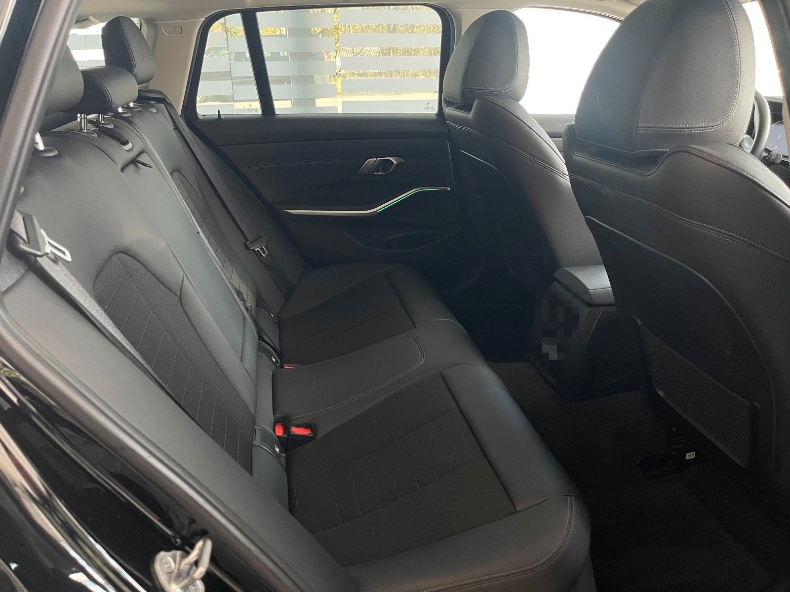 BMW 320dxD SportL. PANO LASER AHK Standh. Unfallfrei foto 11