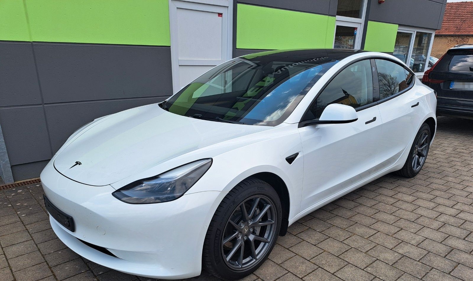 Tesla Model 3 Basis RWD foto 2