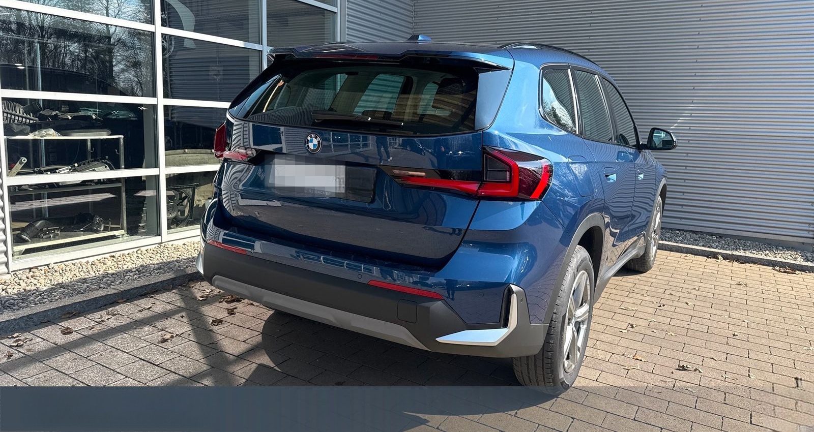 BMW X1 xDrive 20d A NAVI AHK RüKa Sitzhzg adLED foto 2