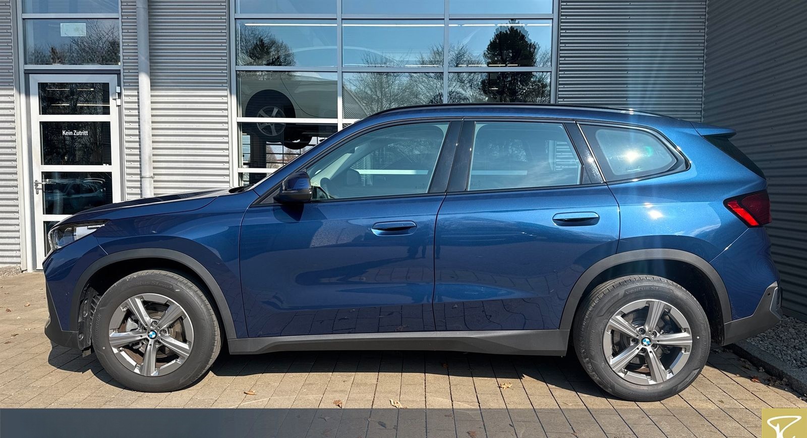 BMW X1 xDrive 20d A NAVI AHK RüKa Sitzhzg adLED foto 9