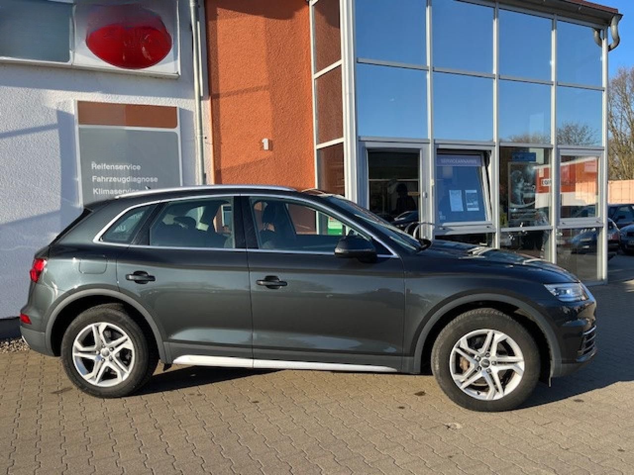 Audi Q5 quattro design SHZ. Navi. AHK foto 3