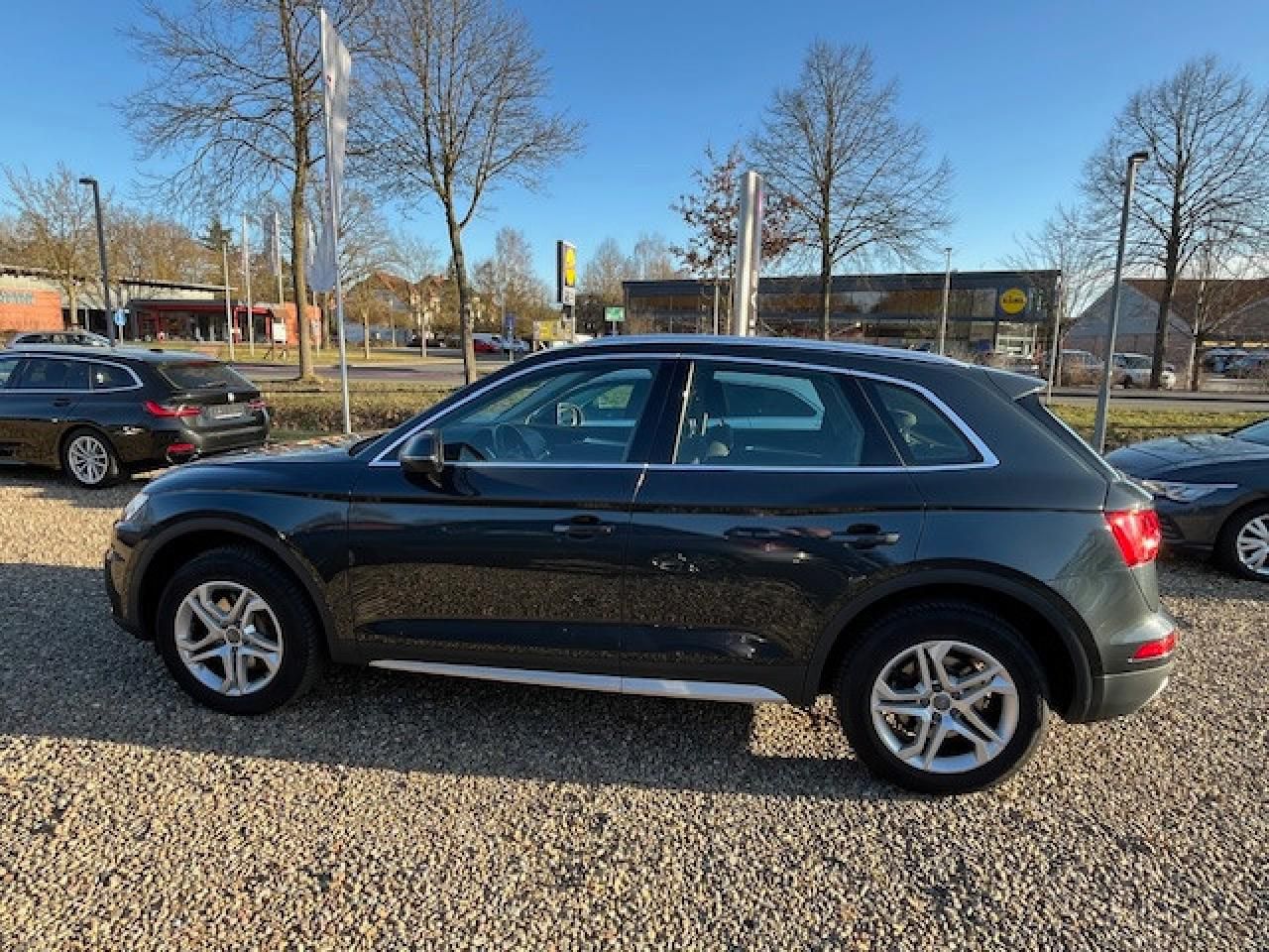 Audi Q5 quattro design SHZ. Navi. AHK foto 4