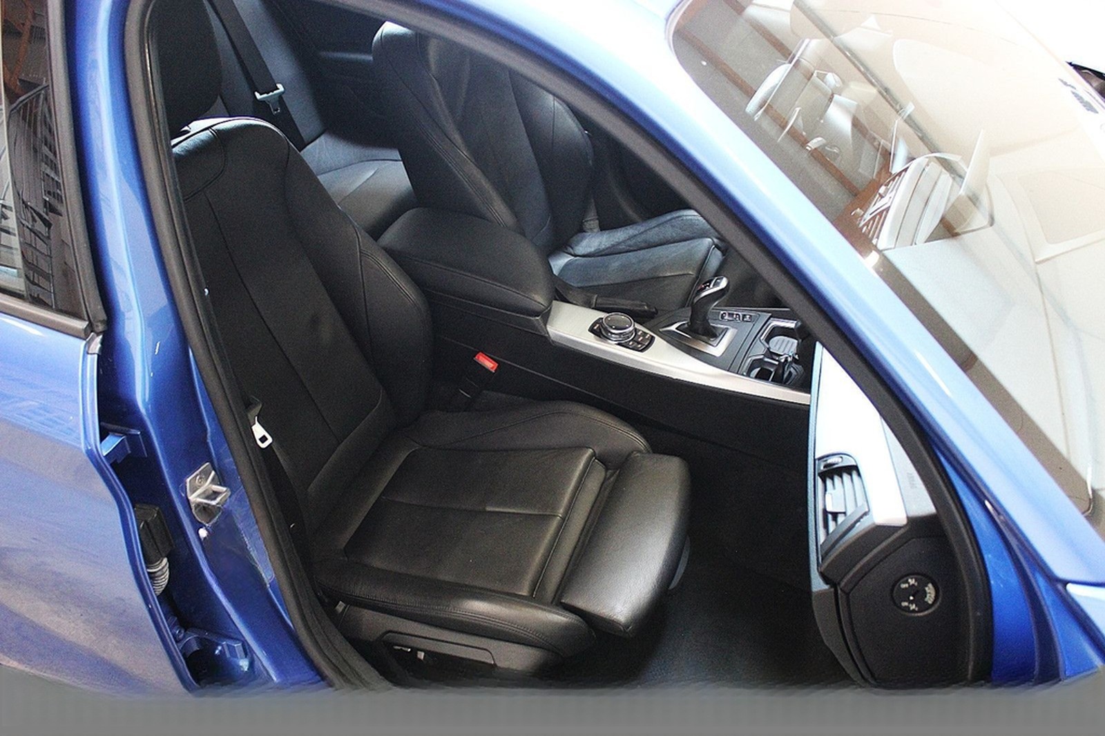 BMW M135i*LEDER*KAMERA*NAVI*2.HAND*ESTORILBLAU foto 14