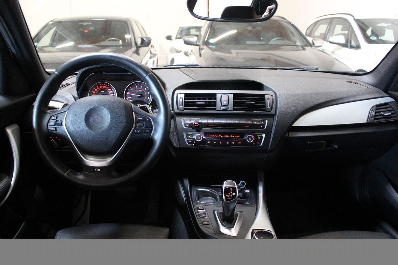 BMW M135i*LEDER*KAMERA*NAVI*2.HAND*ESTORILBLAU foto 16