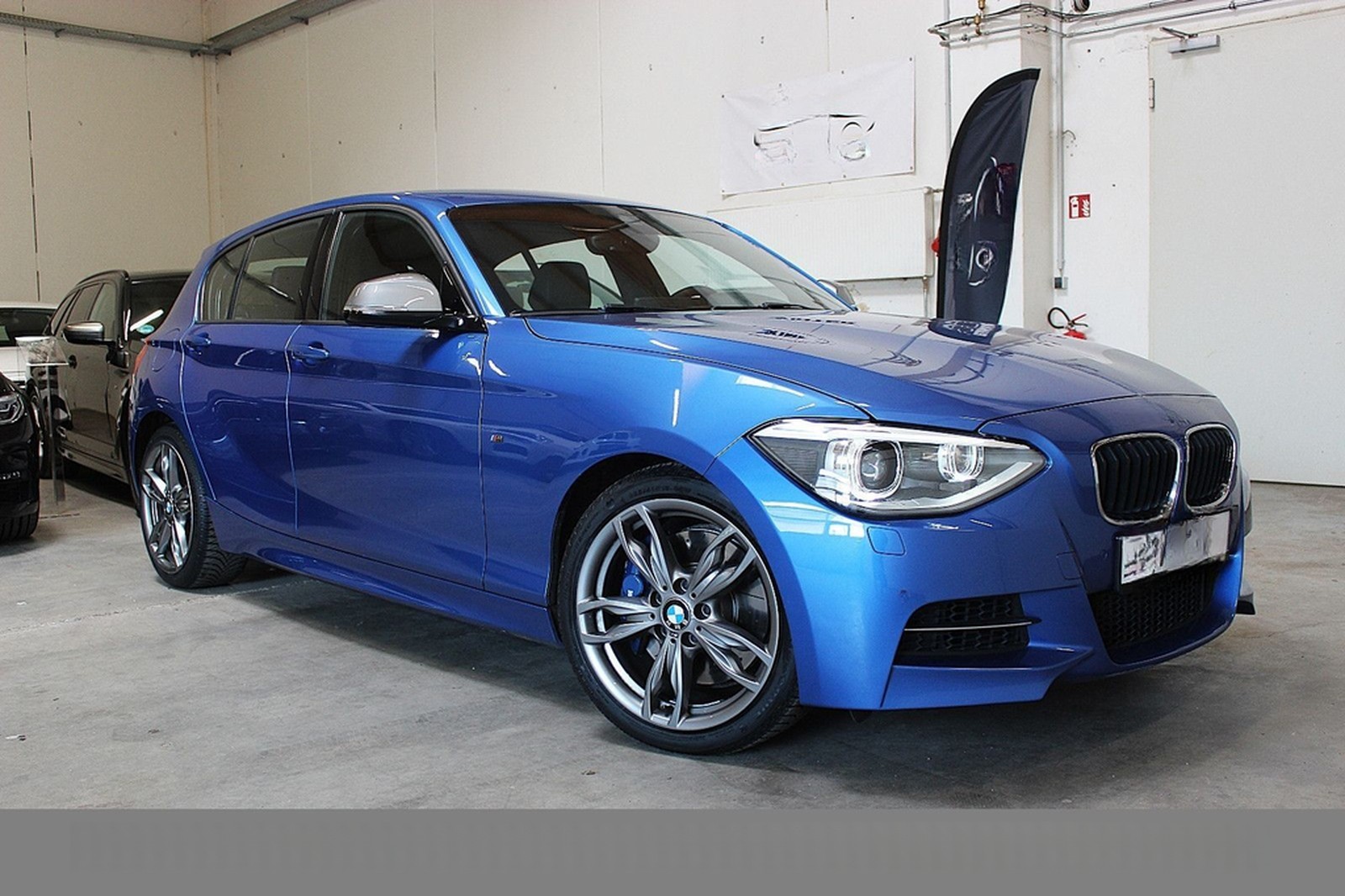 BMW M135i*LEDER*KAMERA*NAVI*2.HAND*ESTORILBLAU foto 3