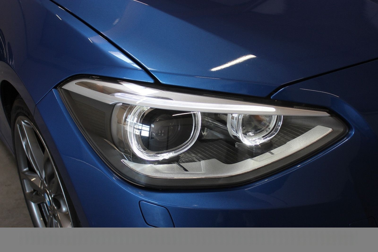 BMW M135i*LEDER*KAMERA*NAVI*2.HAND*ESTORILBLAU foto 4