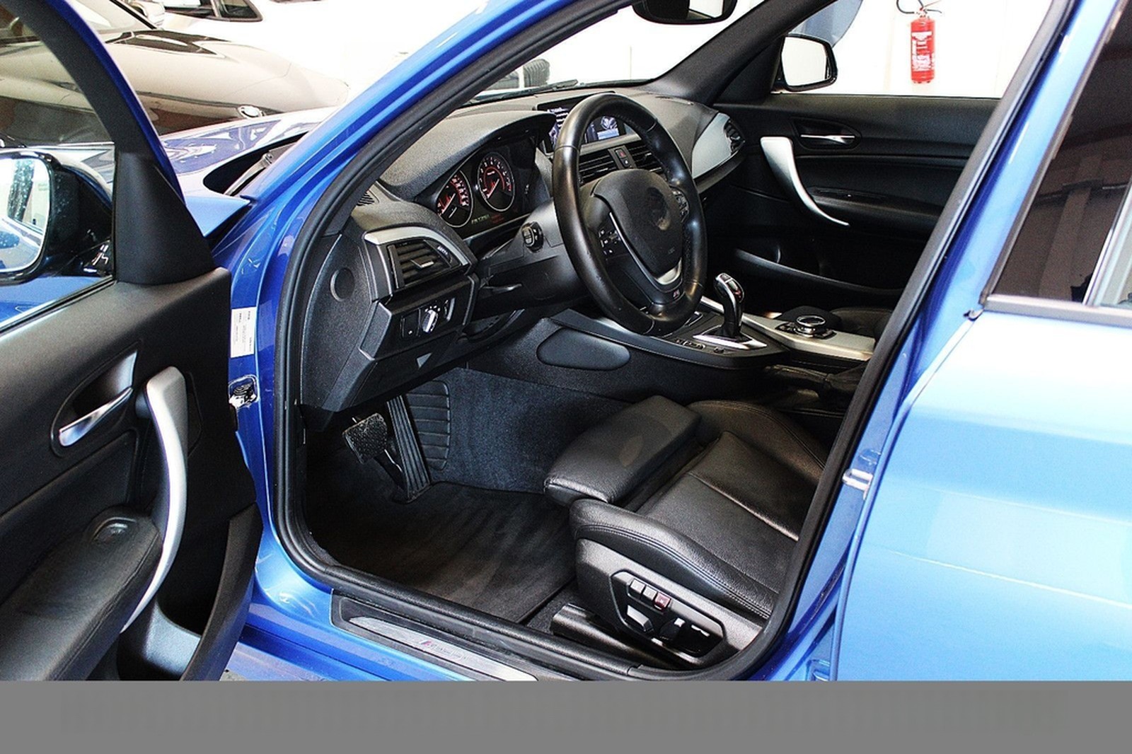 BMW M135i*LEDER*KAMERA*NAVI*2.HAND*ESTORILBLAU foto 9