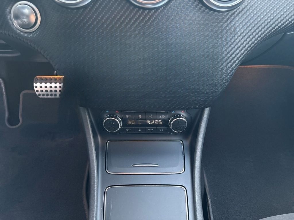 Mercedes-Benz A 220 AMG Line 4Matic StandHeiz Distron Navi foto 18