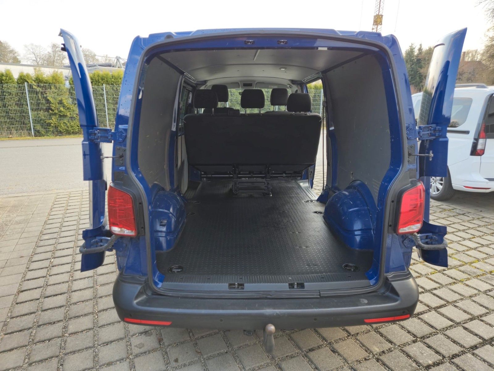 Volkswagen T6.1 Kombi LR 4MOTION/Standheiz./ACC/AHK/5-Sitz. foto 9