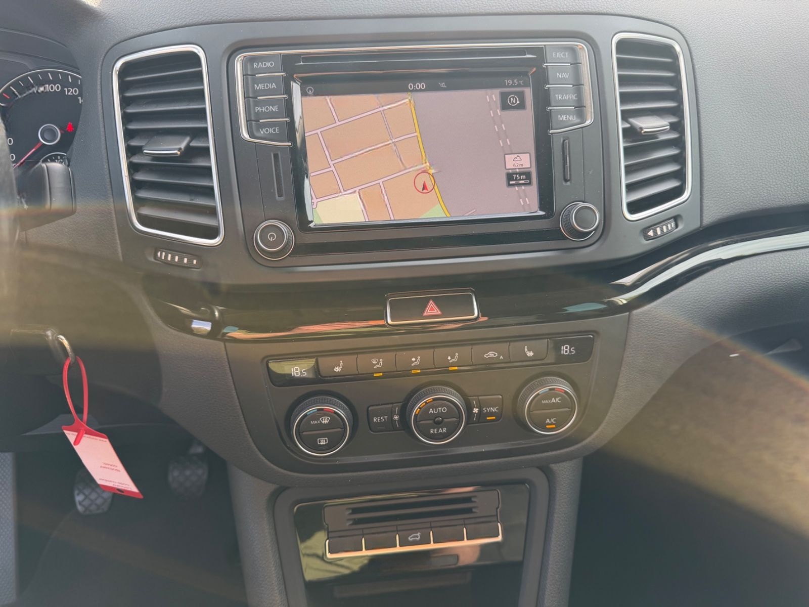 Volkswagen Sharan Highline 4Motion|1.HD*XEN*NAVI*7-SITZ*AHK foto 16