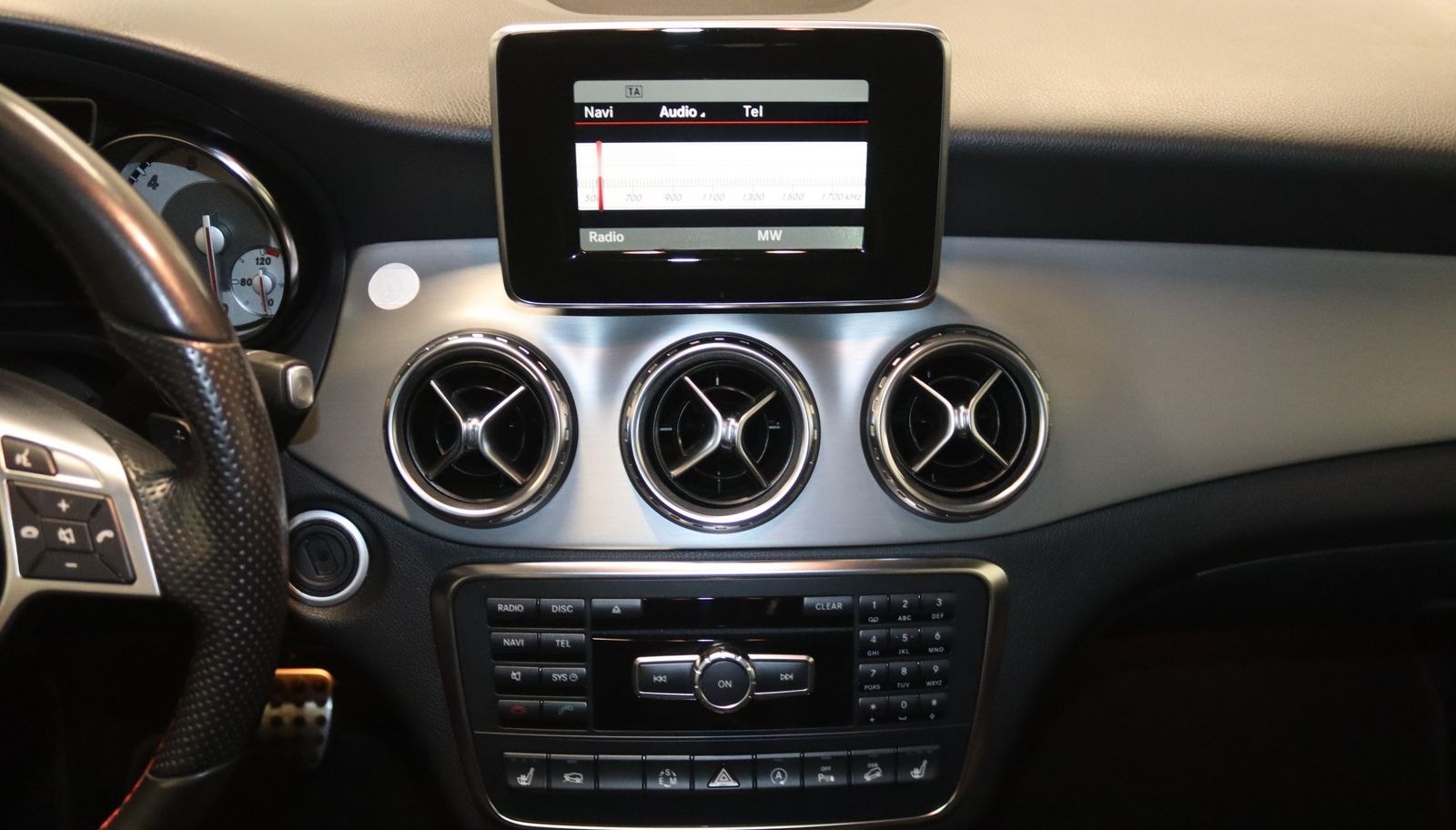 Mercedes-Benz GLA 250 4Matic AMG Line-NAV-PANO-XENON-KAMERA- foto 17