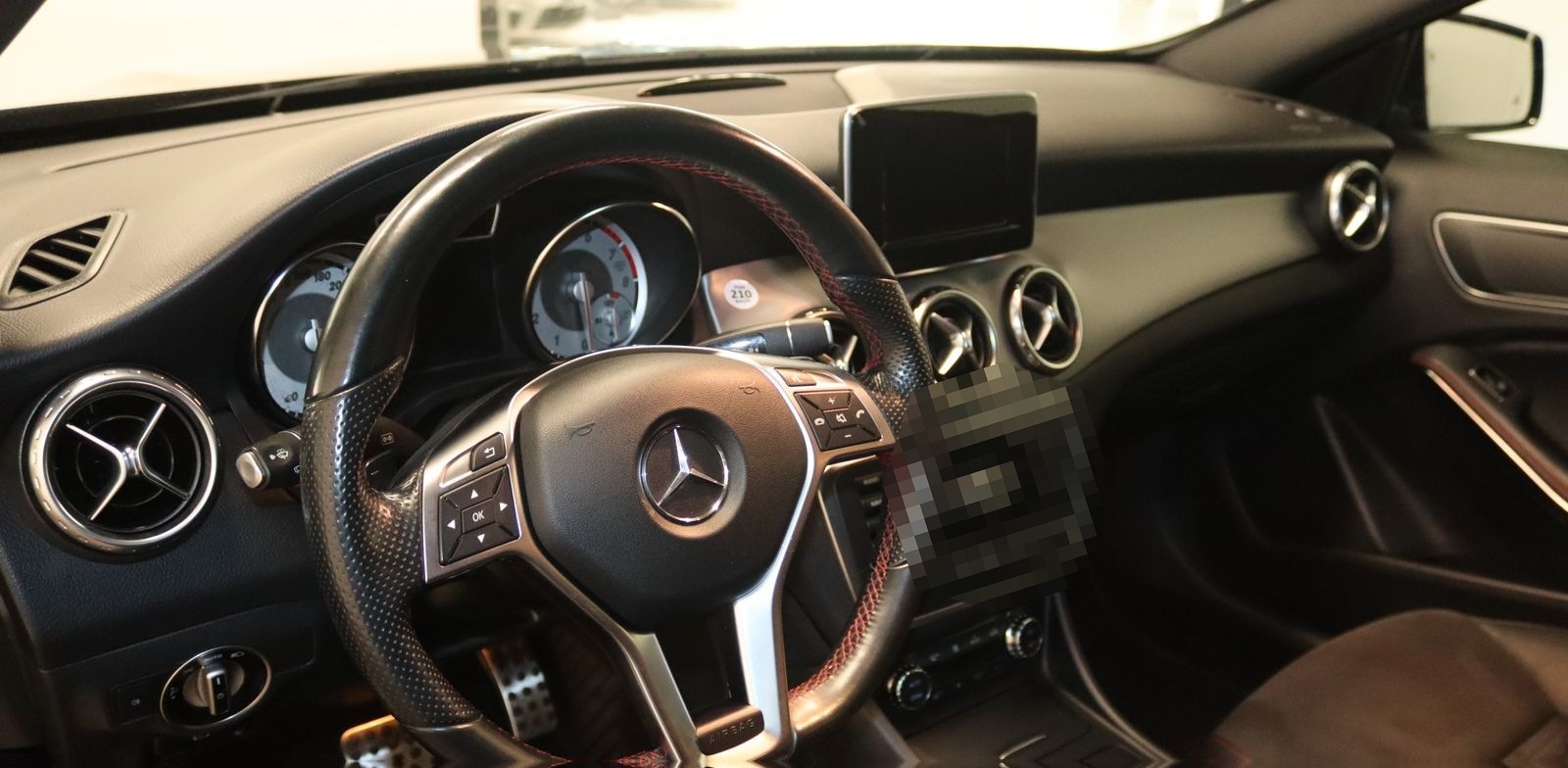 Mercedes-Benz GLA 250 4Matic AMG Line-NAV-PANO-XENON-KAMERA- foto 10