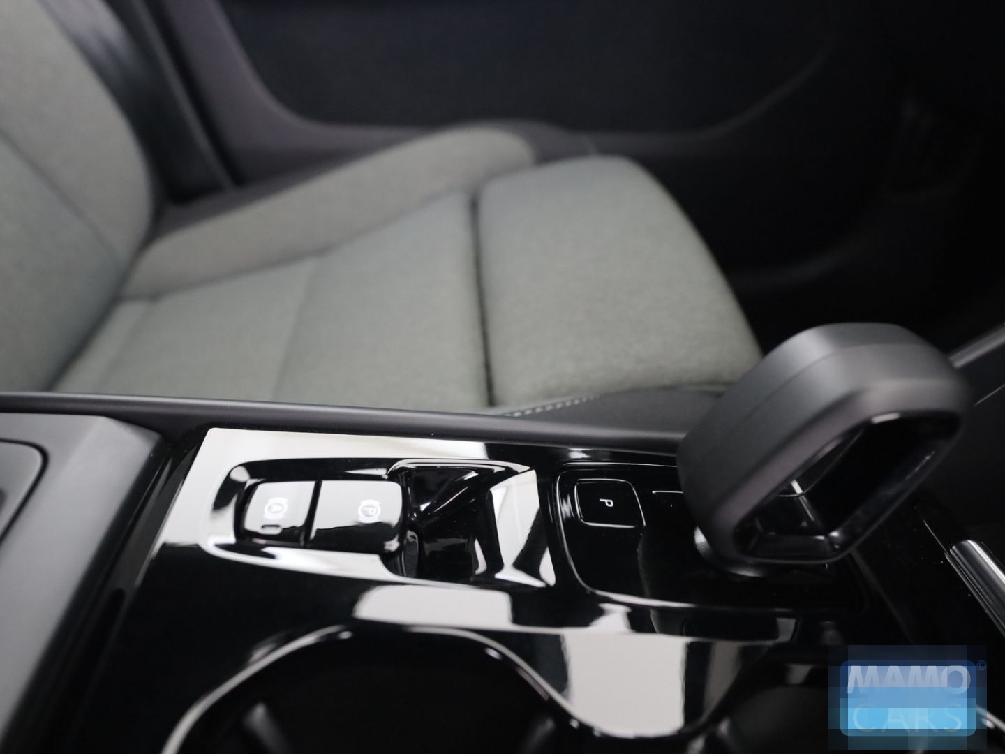 Volvo XC40 B4 Plus Dark ACC/CAM/SHZ/LHZ/PDC foto 15