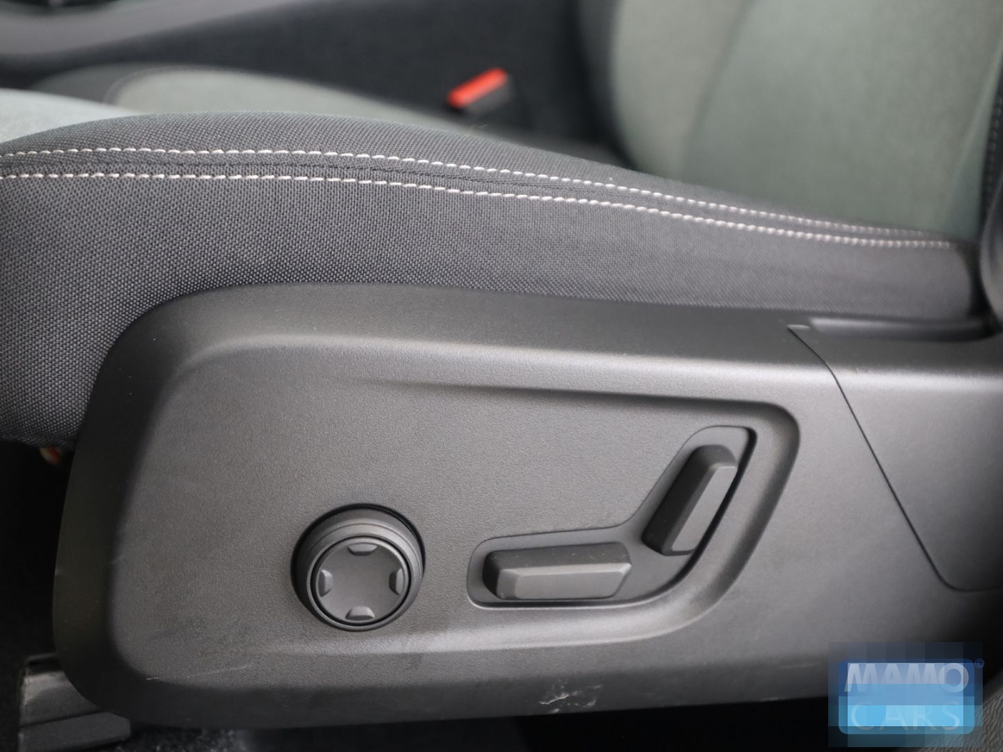 Volvo XC40 B4 Plus Dark ACC/CAM/SHZ/LHZ/PDC foto 19