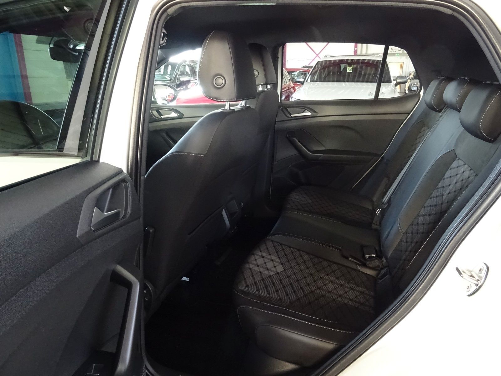 Volkswagen T-CROSS 1.5 TSI*R-LINE*AHK*ACC*CAM*IQ MATRIX* foto 11
