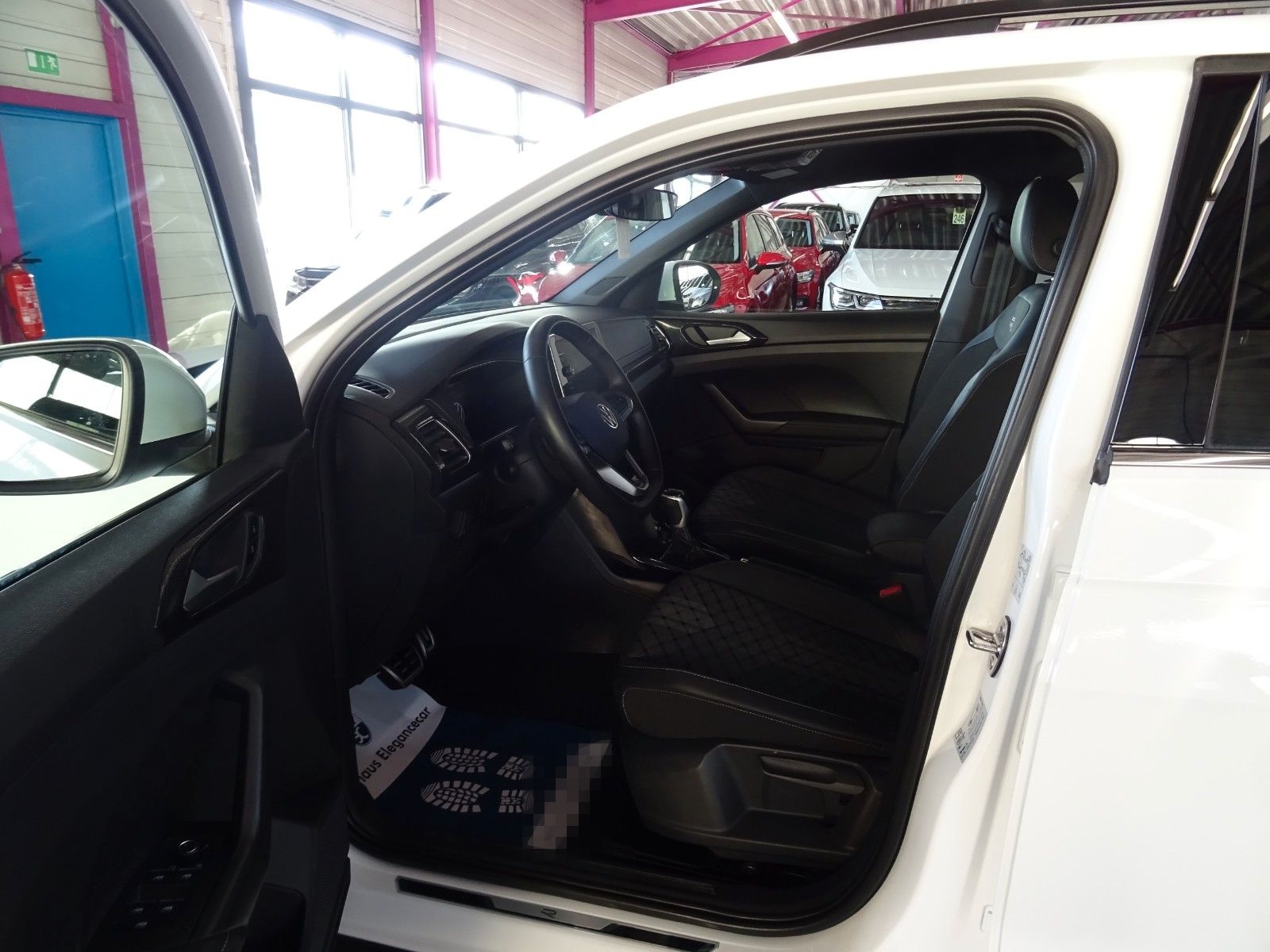 Volkswagen T-CROSS 1.5 TSI*R-LINE*AHK*ACC*CAM*IQ MATRIX* foto 3