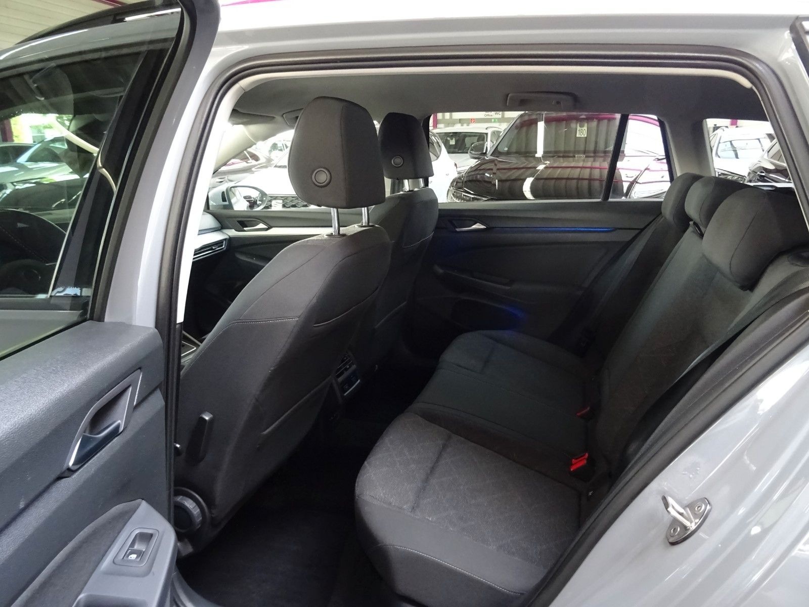 Volkswagen Golf 8 Life 2.0 TDI*ACC*AHK*SWA*SHA*FLA* foto 10