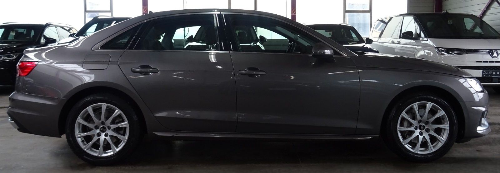 Audi A4 40 2.0 TDI*DIGI*ACC*CAM*KEY*SHA*TWA*FLA* foto 4