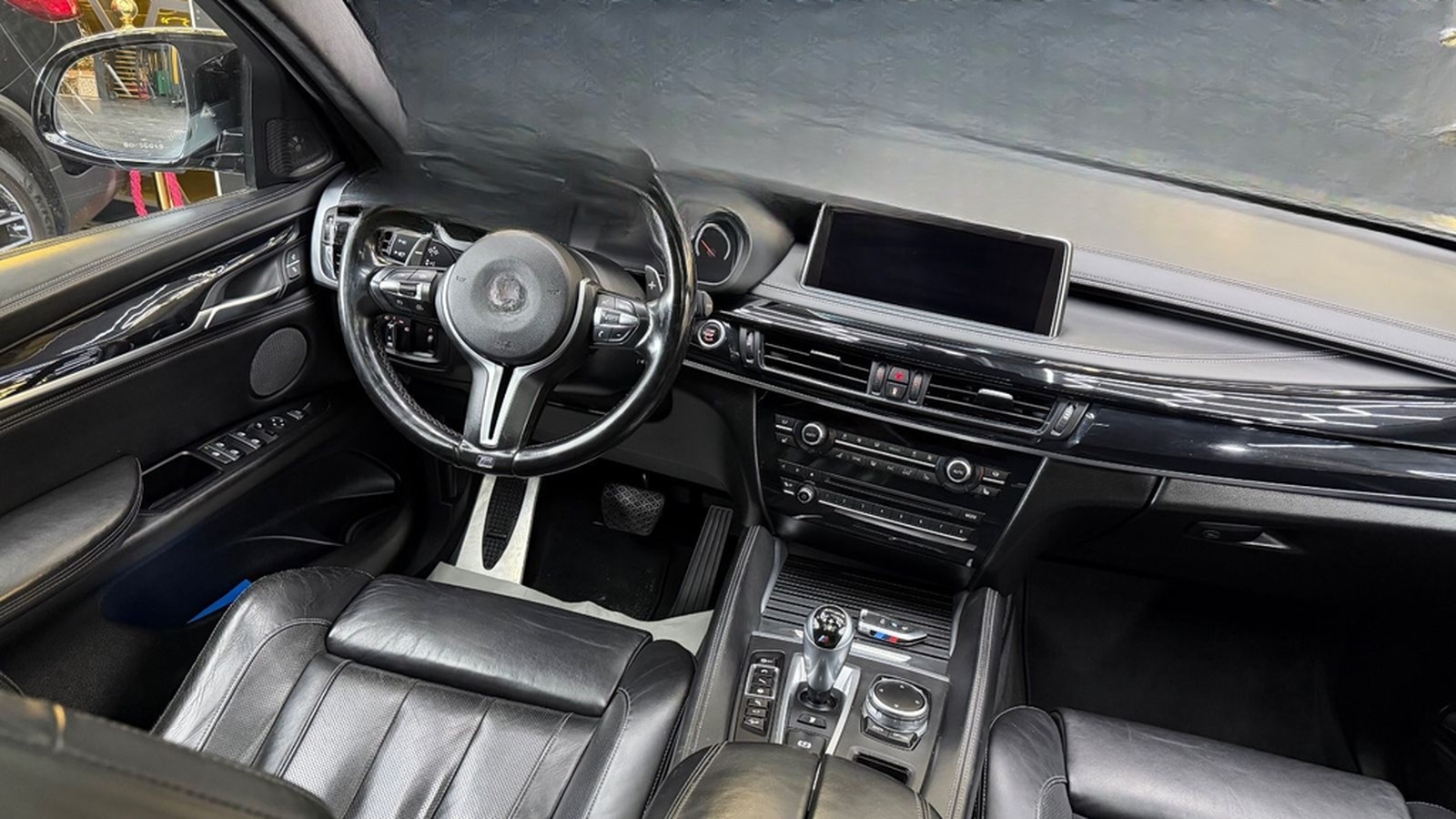BMW X6 M Basis foto 34