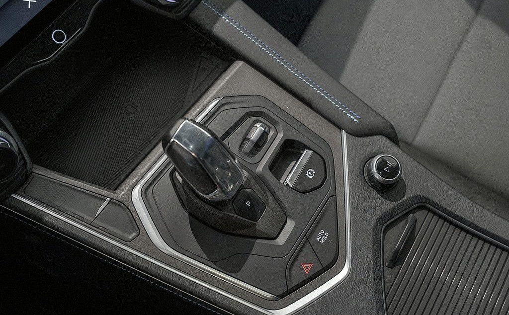 Lynk&Co 01 1.5 TD PHEV 360-GRAD-KAMERA PANORAMADACH ACC foto 15