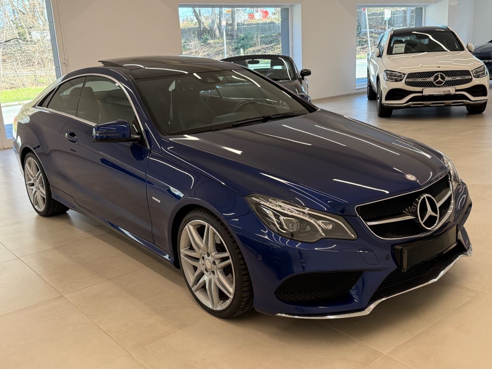 Mercedes-Benz E 320 Coupe AMG Line Sport Edition Panorama foto 2