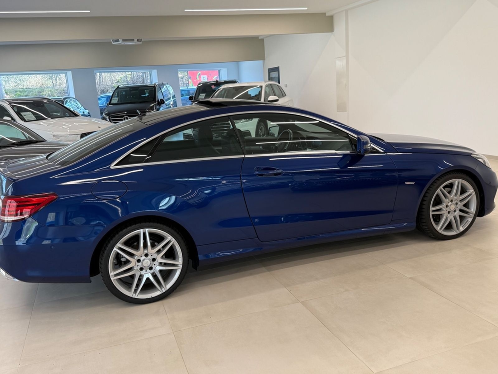 Mercedes-Benz E 320 Coupe AMG Line Sport Edition Panorama foto 11