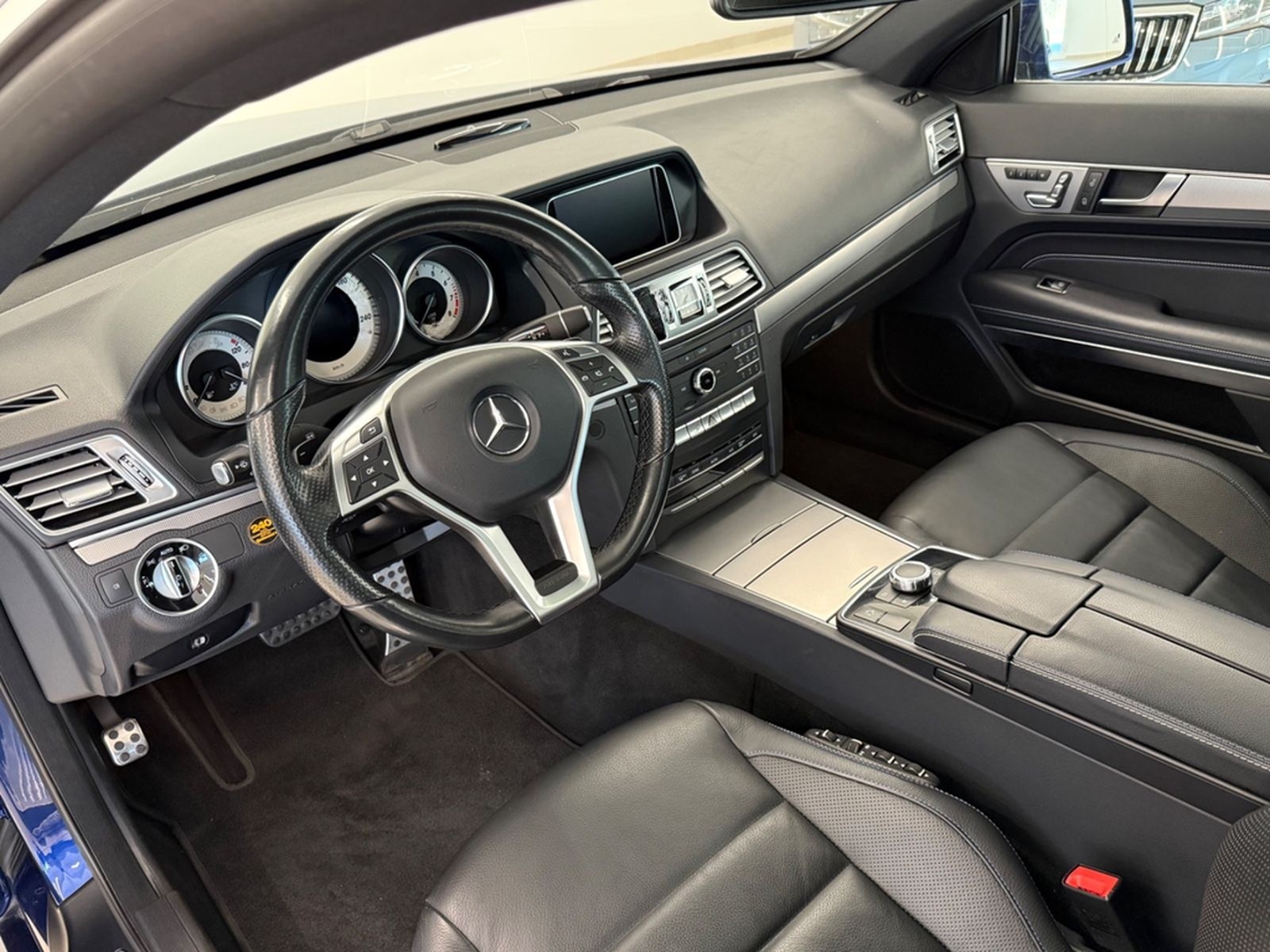 Mercedes-Benz E 320 Coupe AMG Line Sport Edition Panorama foto 15