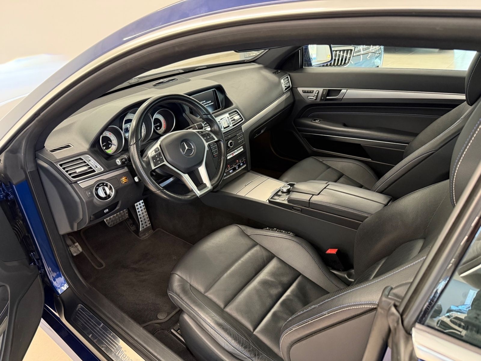 Mercedes-Benz E 320 Coupe AMG Line Sport Edition Panorama foto 16