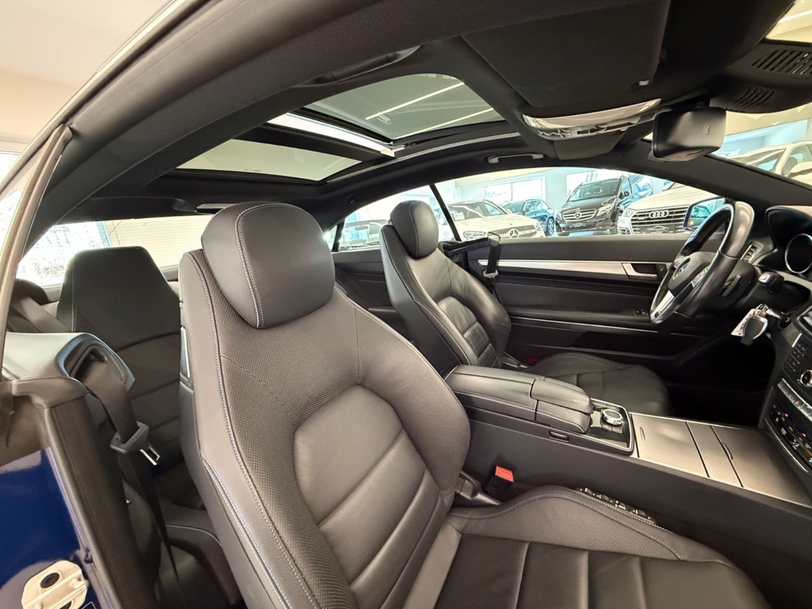 Mercedes-Benz E 320 Coupe AMG Line Sport Edition Panorama foto 20