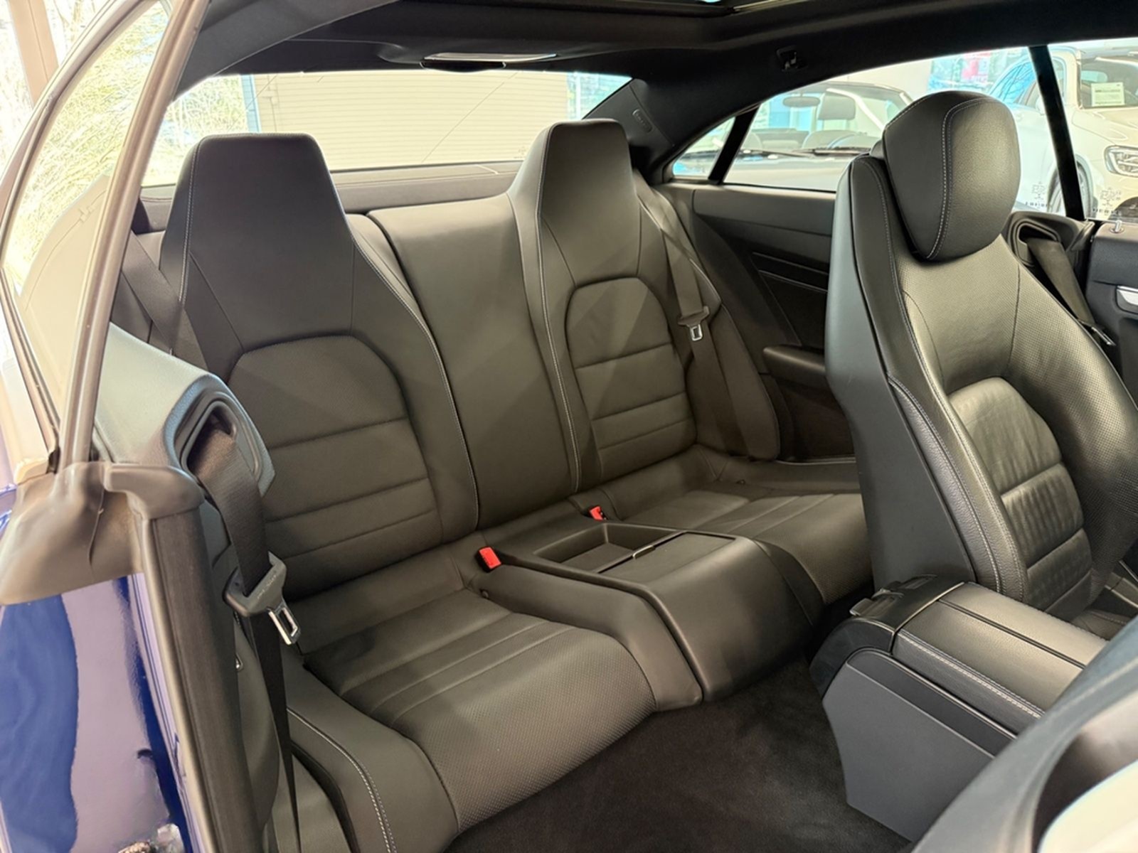 Mercedes-Benz E 320 Coupe AMG Line Sport Edition Panorama foto 24
