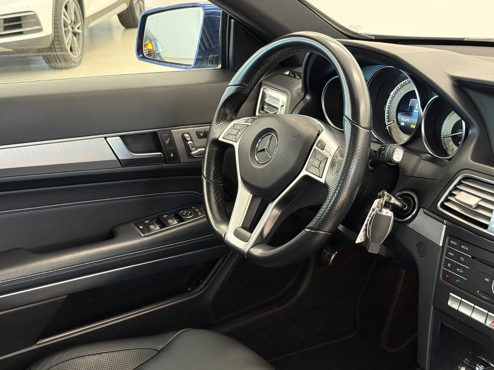 Mercedes-Benz E 320 Coupe AMG Line Sport Edition Panorama foto 26