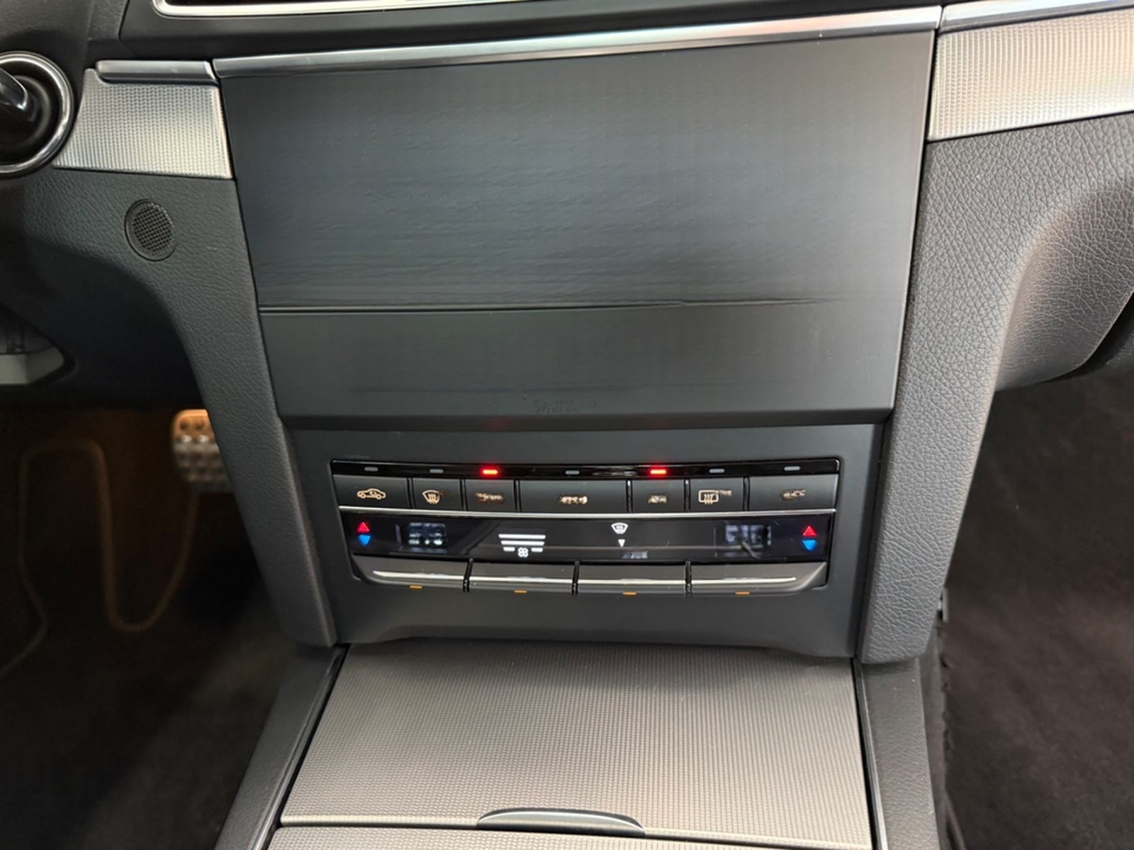 Mercedes-Benz E 320 Coupe AMG Line Sport Edition Panorama foto 38