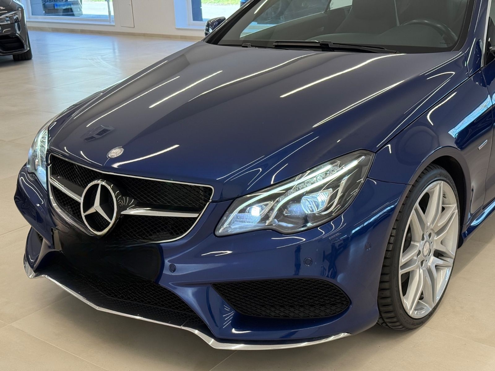Mercedes-Benz E 320 Coupe AMG Line Sport Edition Panorama foto 5